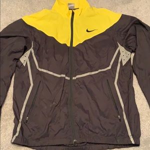 Nike Men’s storm jacket. Men’s Large